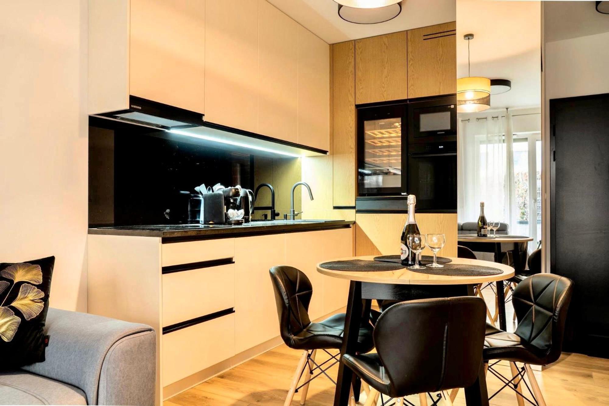 Glamour Garden Apartment *